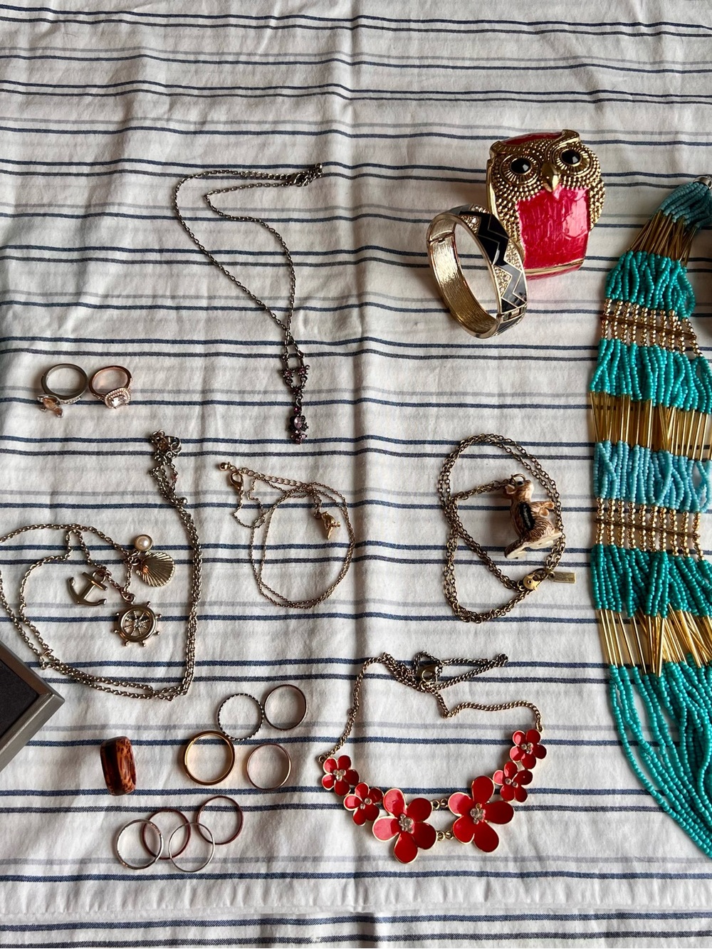 Mixed lot surprise package of women's fashion Jewelry